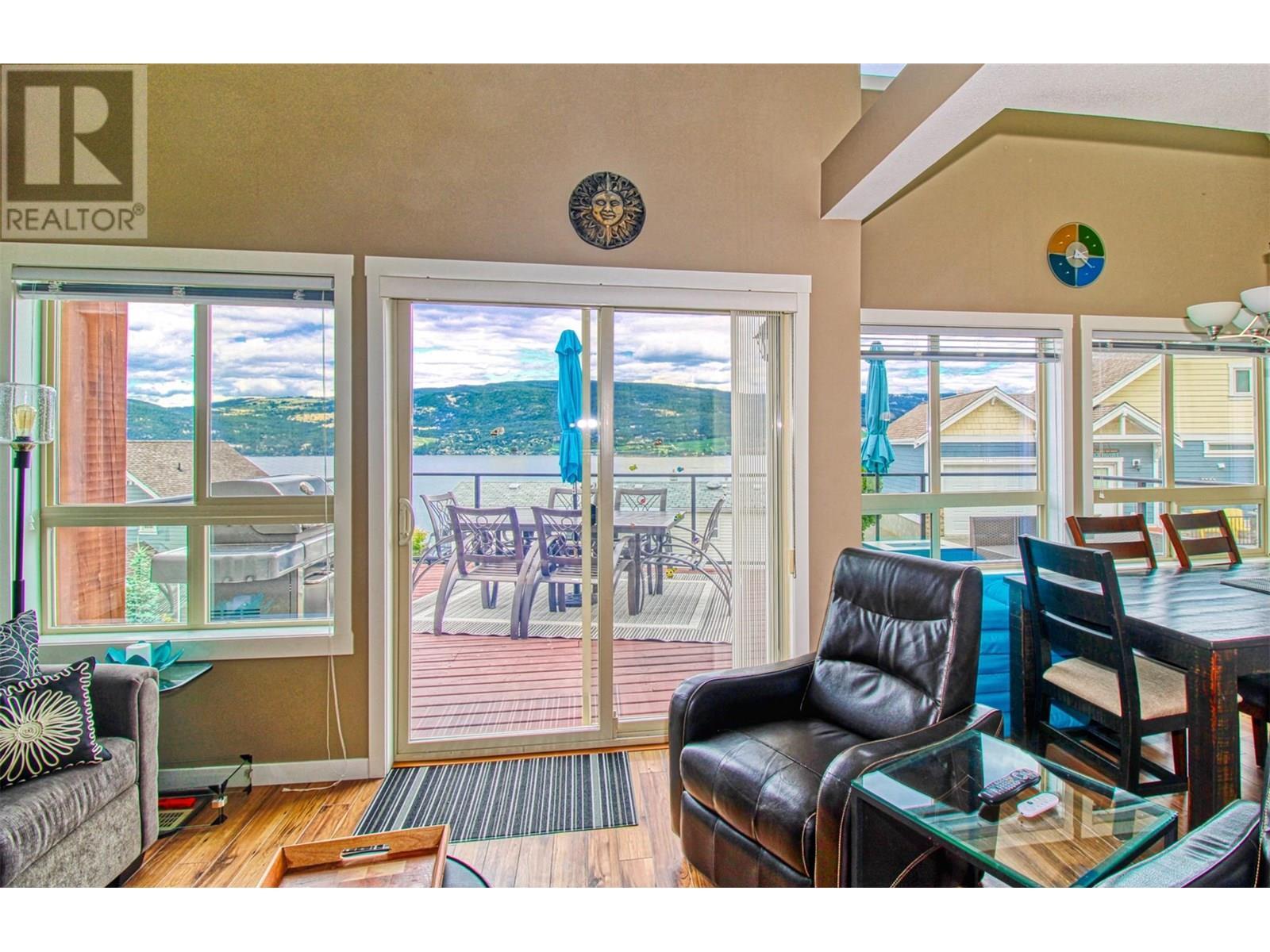 KELOWNA, British Columbia, V1Z 3R8, CA, 3 Bedrooms Bedrooms, ,2 BathroomsBathrooms,Residential,For Sale,1892697