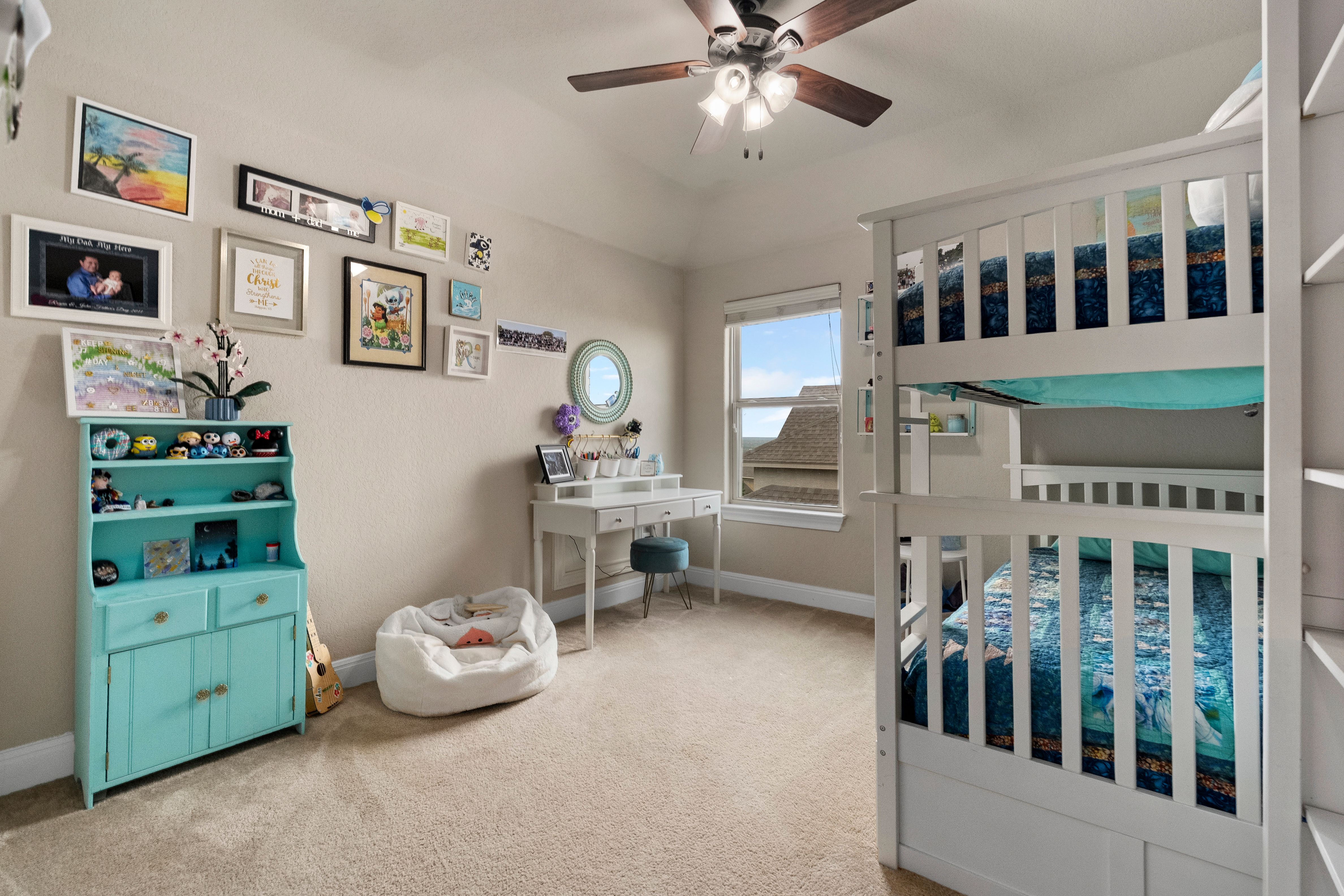  Thoughtfully Designed with Exceptional Floor Plan - 物件實景