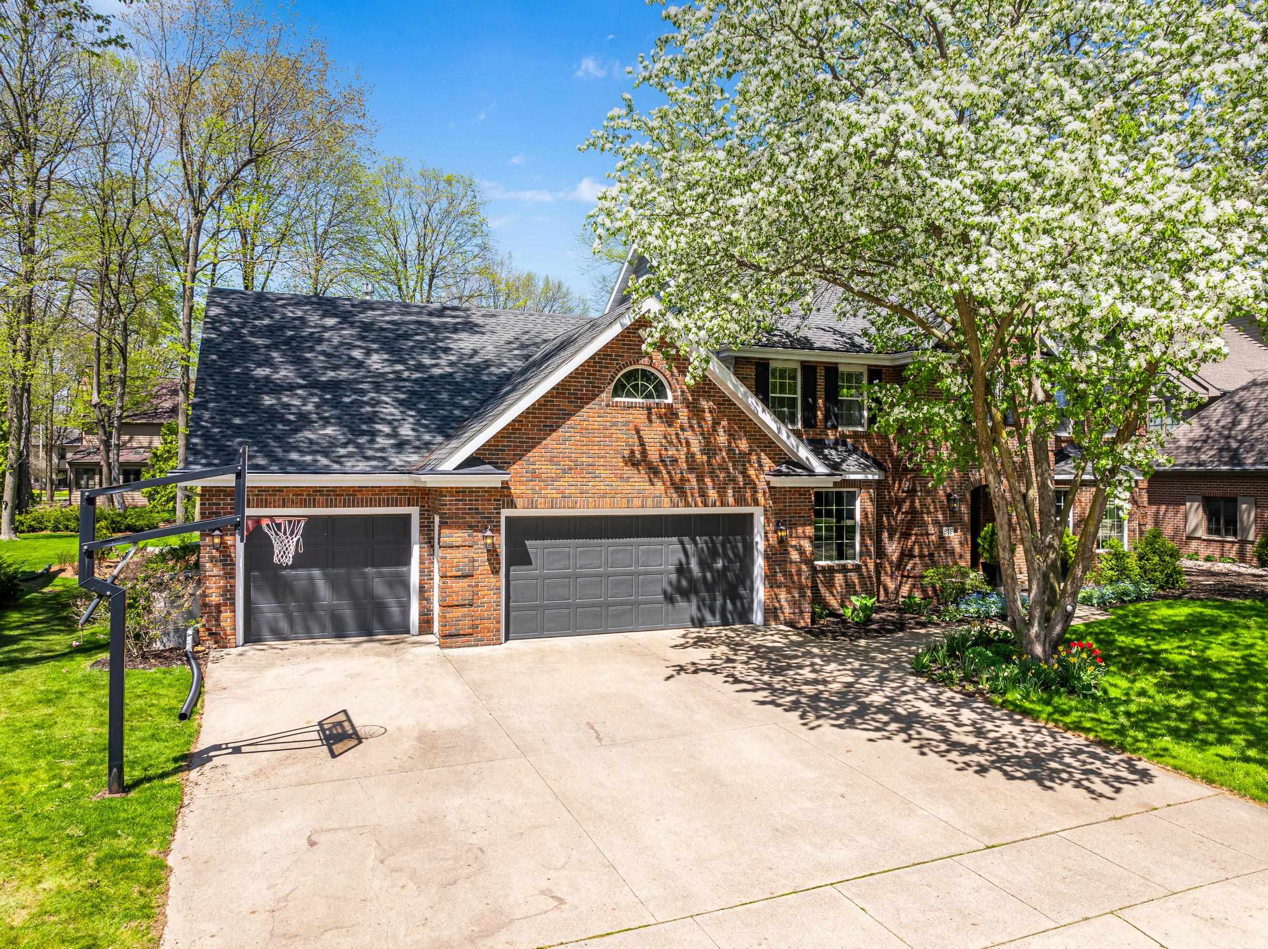 Appleton, Wisconsin, 54915, United States, 4 Bedrooms Bedrooms, ,4 BathroomsBathrooms,Residential,For Sale,1921997