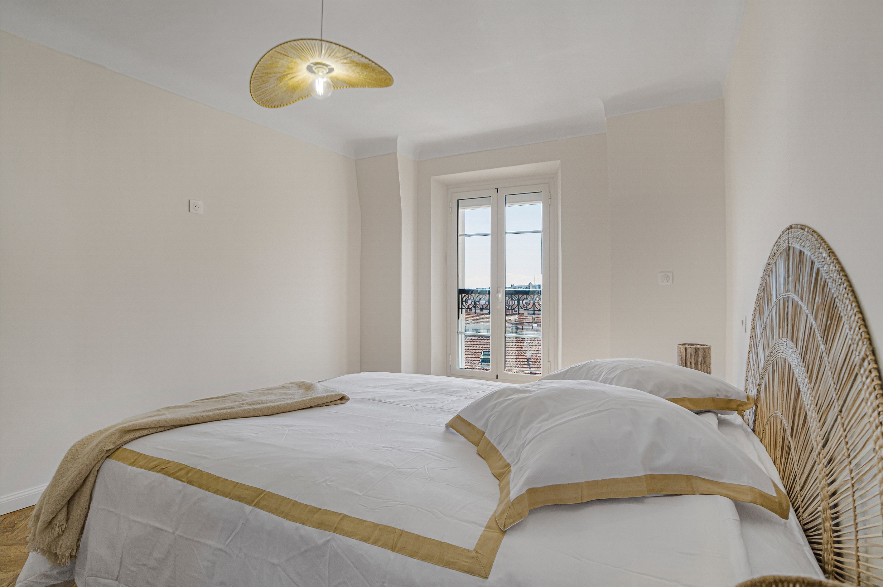  Antibes Old Town, renovated 83 sqm two bedroom top floor apartment - 物件實景