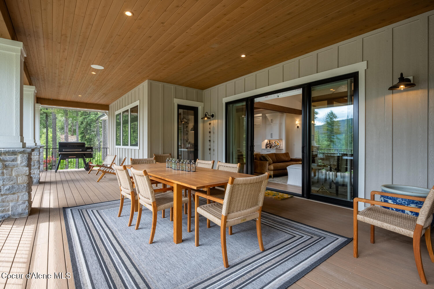 Coeur d'Alene, Idaho, 83814, United States, 4 Bedrooms Bedrooms, ,4 BathroomsBathrooms,Residential,For Sale,1851825