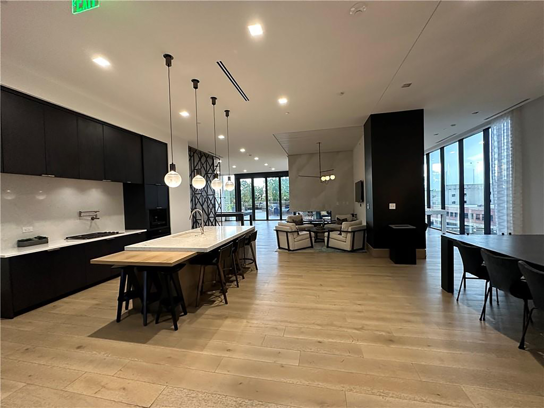 Penthouse Condo Overlooking West Midtown - 物件實景