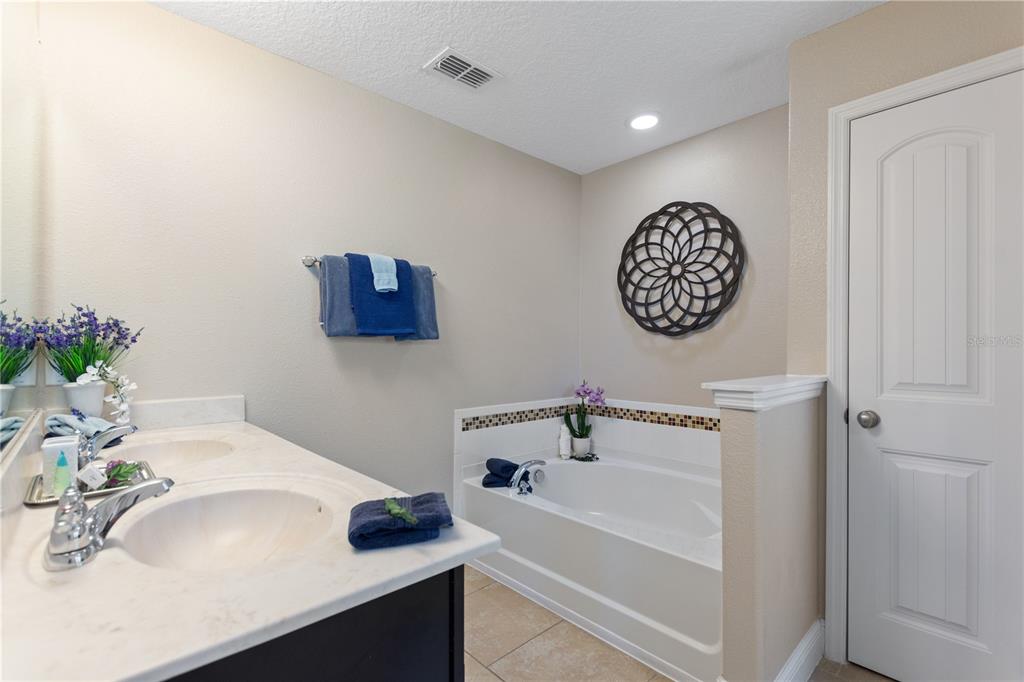 Davenport, Florida, 33837, United States, 5 Bedrooms Bedrooms, ,5 BathroomsBathrooms,Residential,For Sale,1999556