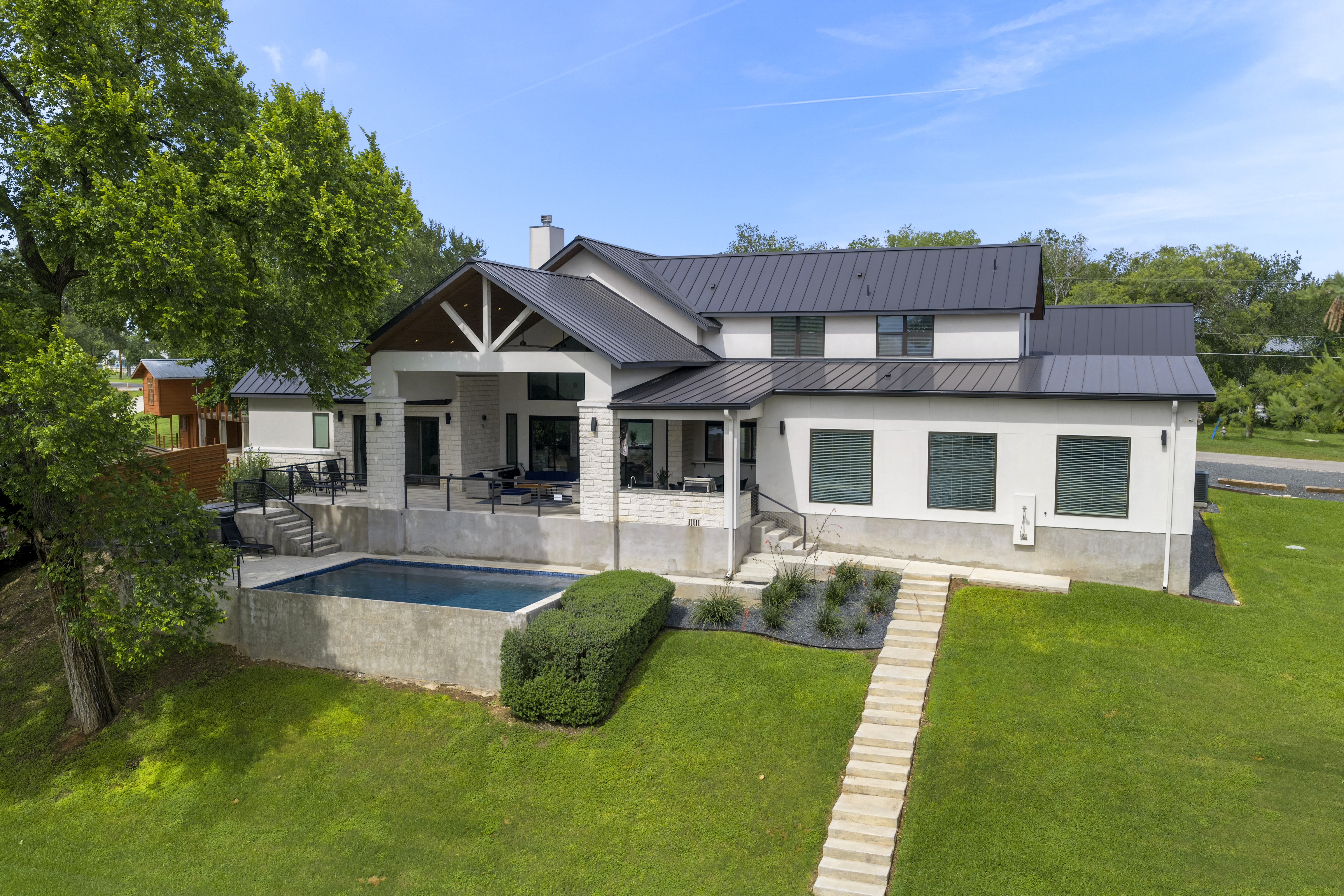  Lakefront Luxury Designed to Perform - 物件實景
