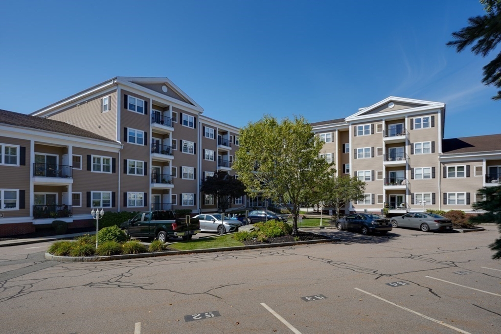 Dedham, Massachusetts, 02026, United States, 2 Bedrooms Bedrooms, ,2 BathroomsBathrooms,Residential,For Sale,1950986