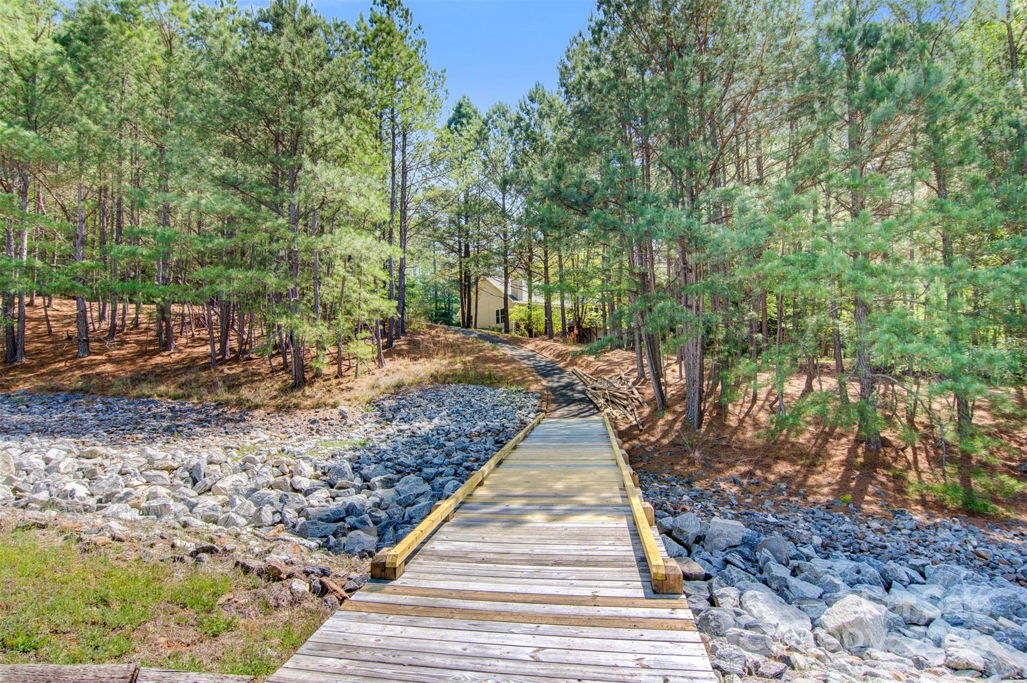 Granite Falls, North Carolina, 28630, United States, 3 Bedrooms Bedrooms, ,3 BathroomsBathrooms,Residential,For Sale,1794602