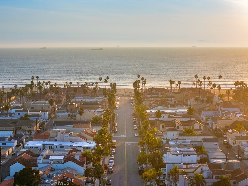 Huntington Beach, California, 92648, United States, 3 Bedrooms Bedrooms, ,5 BathroomsBathrooms,Residential,For Sale,2003455