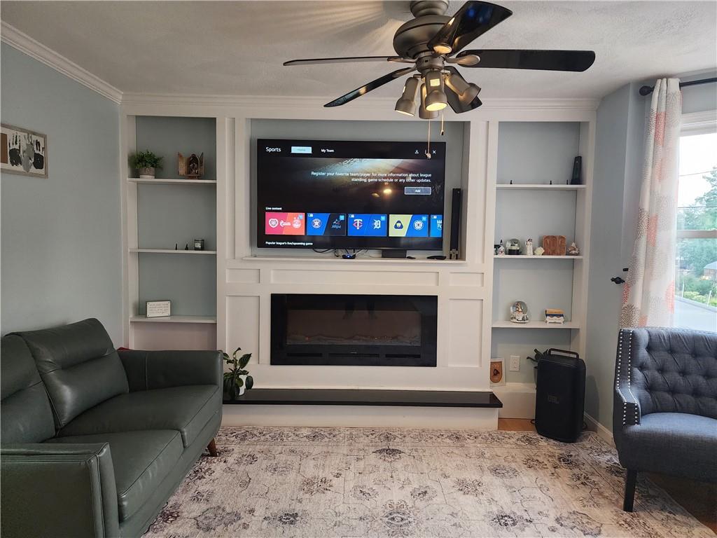 North Providence, Rhode Island, 02904, United States, 3 Bedrooms Bedrooms, ,3 BathroomsBathrooms,Residential,For Sale,1930462