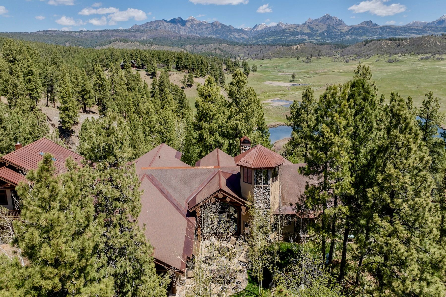  Elk Pointe Estate - 物件實景