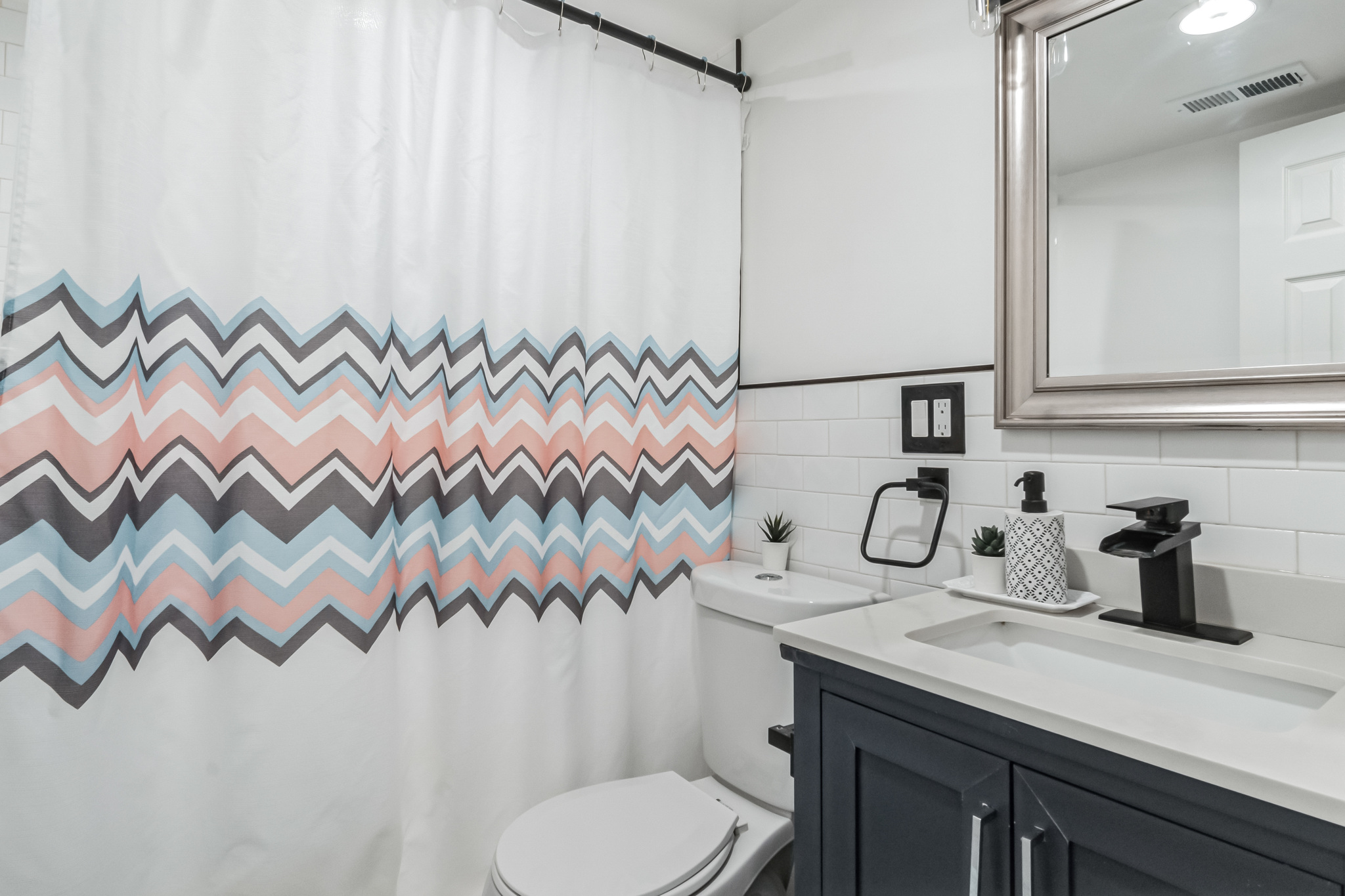 Elmwood Park, New Jersey, 07407, United States, 3 Bedrooms Bedrooms, ,2 BathroomsBathrooms,Residential,For Sale,1982757