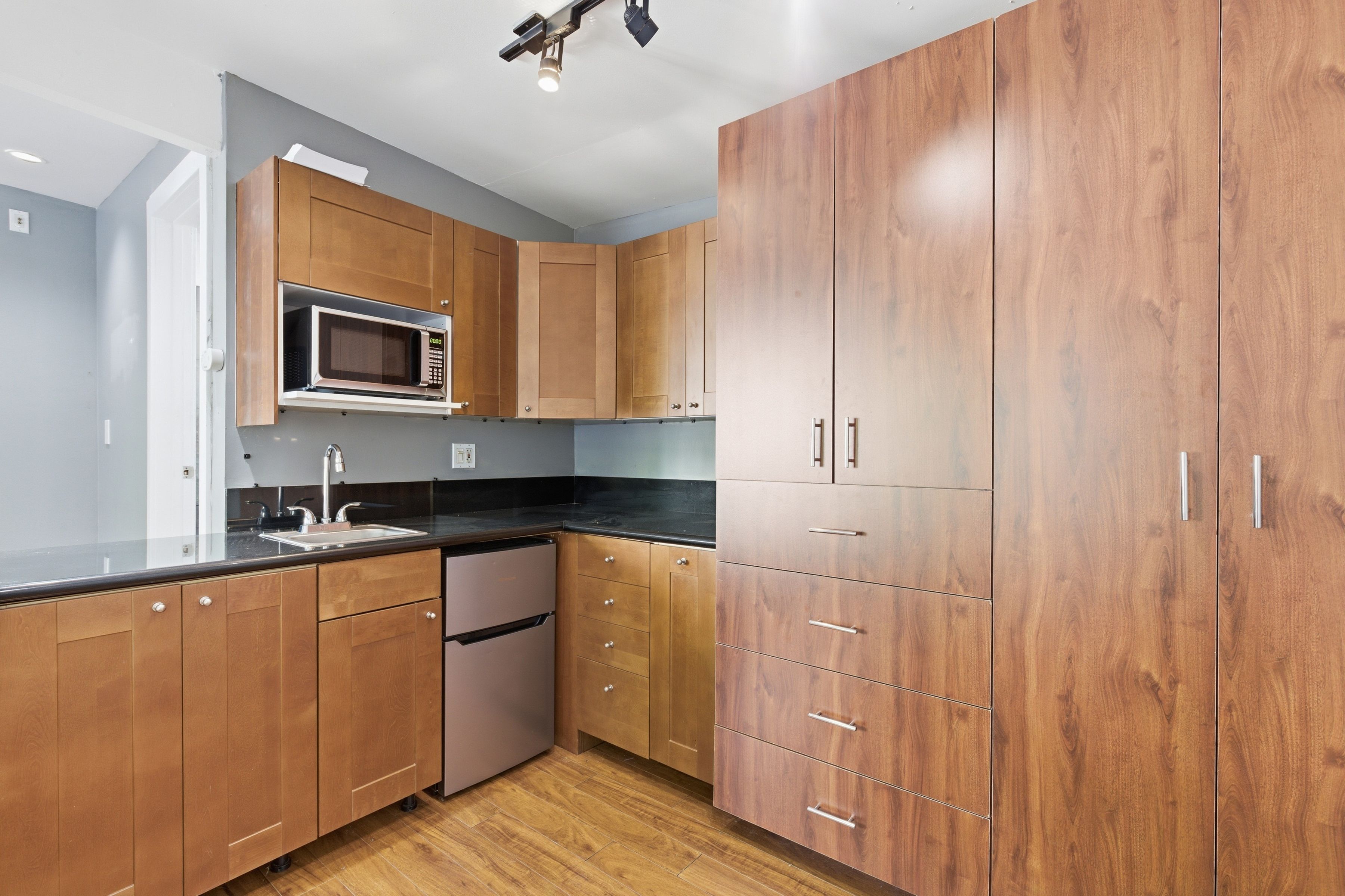  853-855 North Sweetzer Avenue - 物件實景