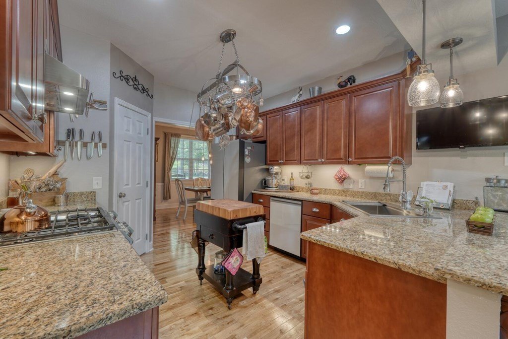 Blairsville, Georgia, 30512, United States, 4 Bedrooms Bedrooms, ,3 BathroomsBathrooms,Residential,For Sale,1983260