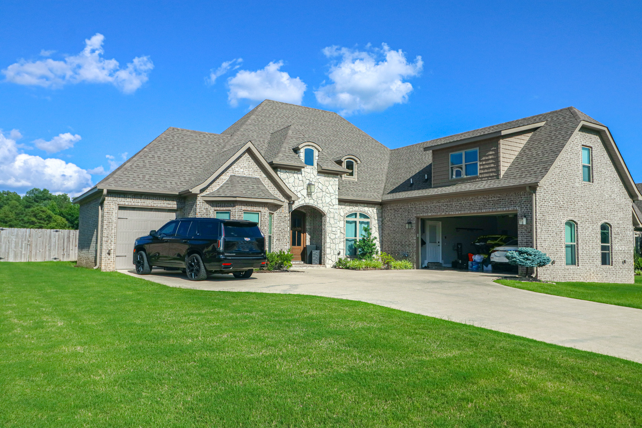 Jonesboro, Arkansas, 72401, United States, 4 Bedrooms Bedrooms, ,4 BathroomsBathrooms,Residential,For Sale,1849891