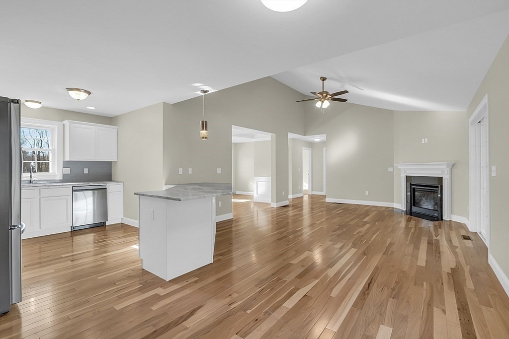 Leominster, Massachusetts, 01453, United States, 3 Bedrooms Bedrooms, ,2 BathroomsBathrooms,Residential,For Sale,1826440
