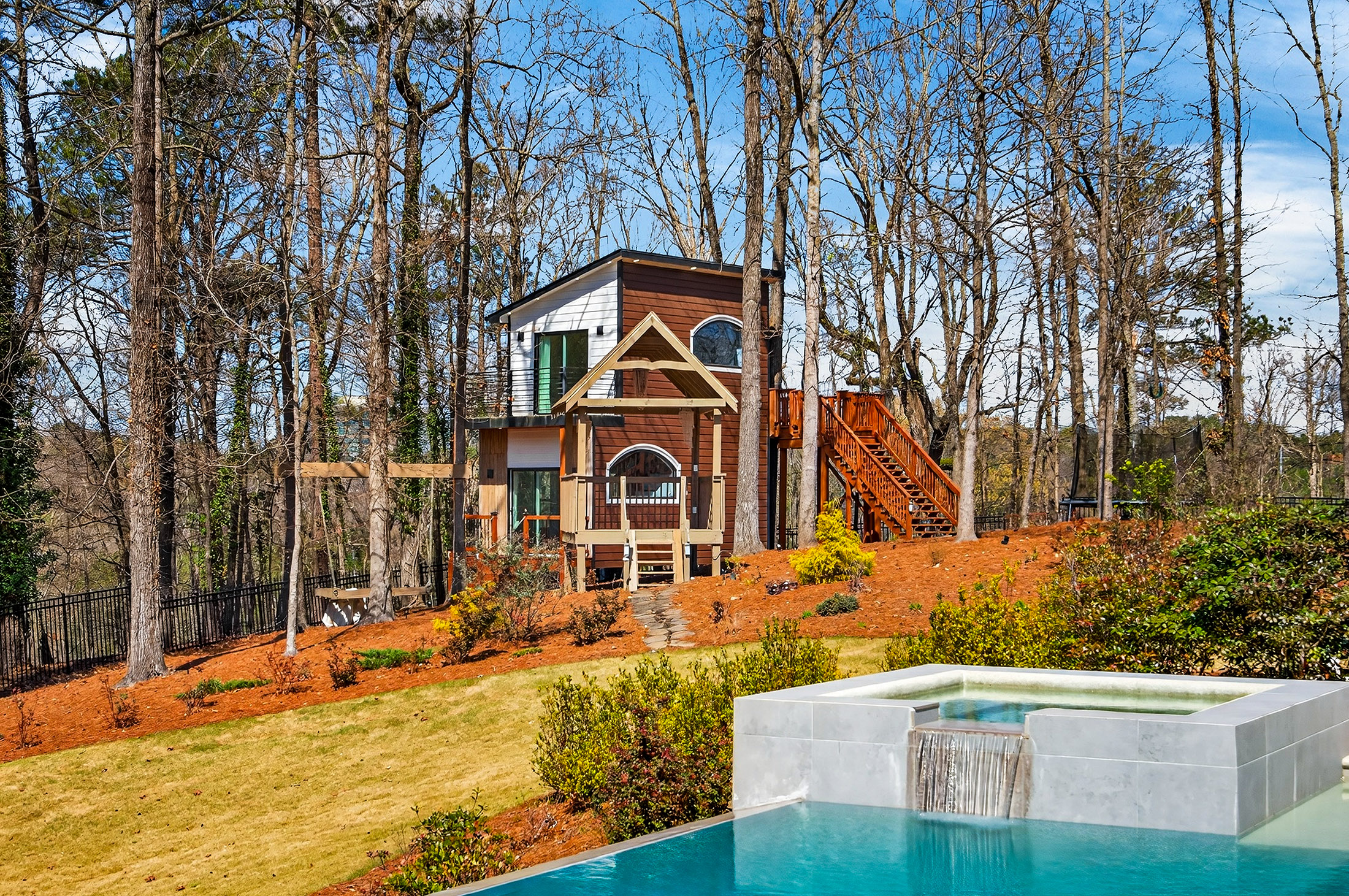  Exceptional Gated Estate with Resort-caliber Grounds - 物件實景