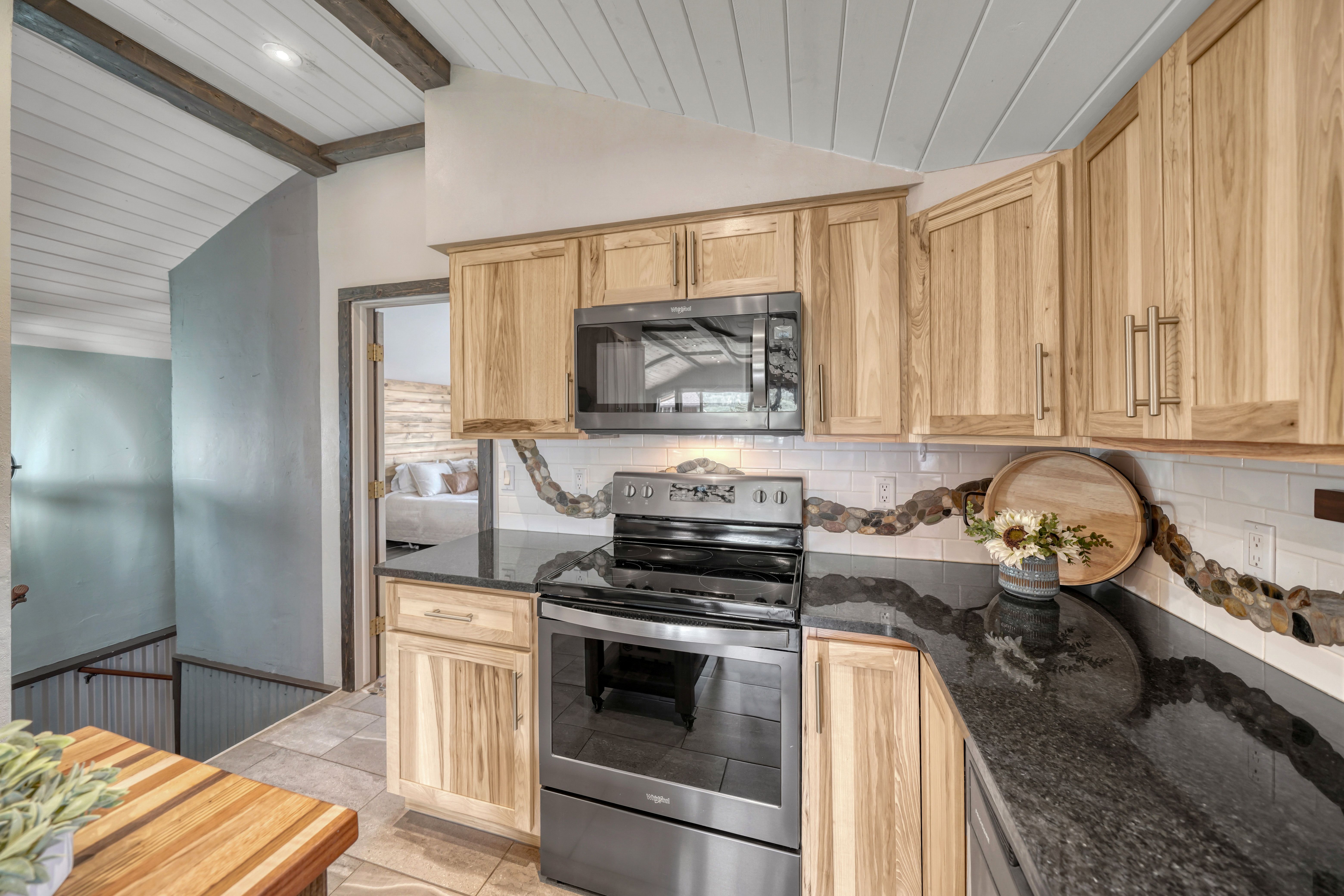  Remodeled Beaver Lakes Chalet with Lake & Mountain Views - 物件實景