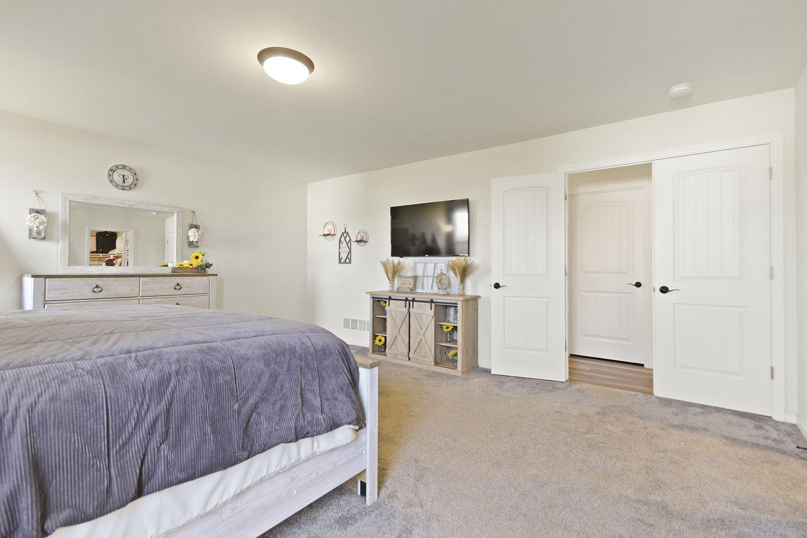 ASHLAND, Missouri, 65010, United States, 4 Bedrooms Bedrooms, ,3 BathroomsBathrooms,Residential,For Sale,1981891