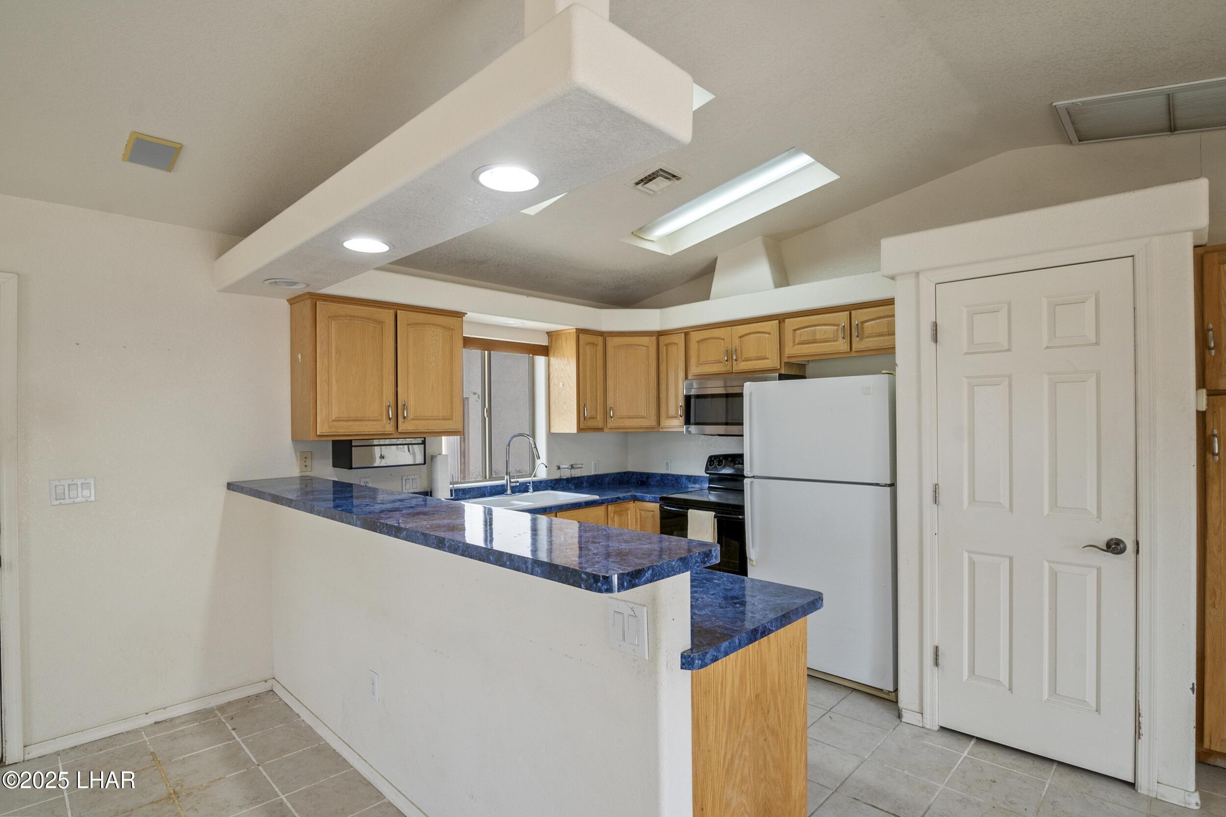 Lake Havasu City, Arizona, 86406, United States, 3 Bedrooms Bedrooms, ,1 BathroomBathrooms,Residential,For Sale,1838227