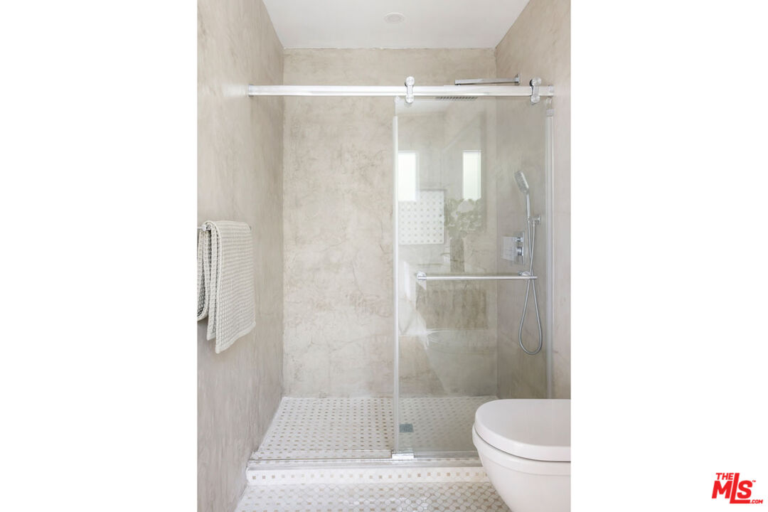 Los Angeles, California, 90065, United States, 3 Bedrooms Bedrooms, ,2 BathroomsBathrooms,Residential,For Sale,1987634