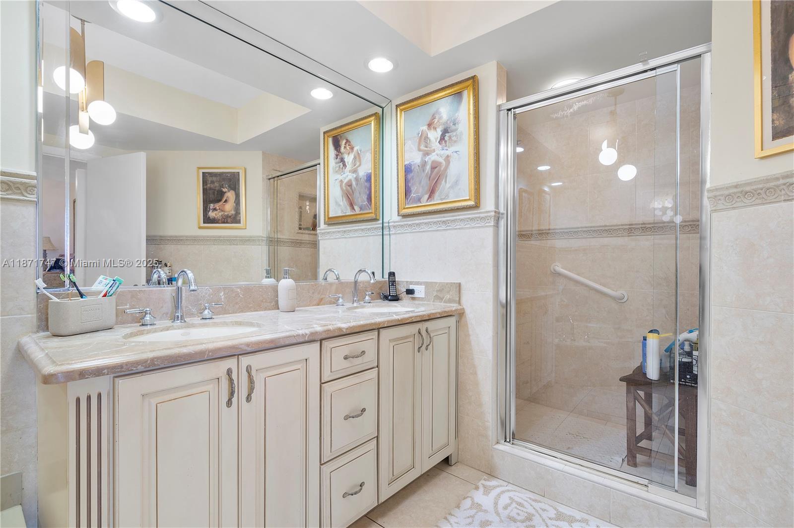 Aventura, Florida, 33180, United States, 2 Bedrooms Bedrooms, ,2 BathroomsBathrooms,Residential,For Sale,1939404