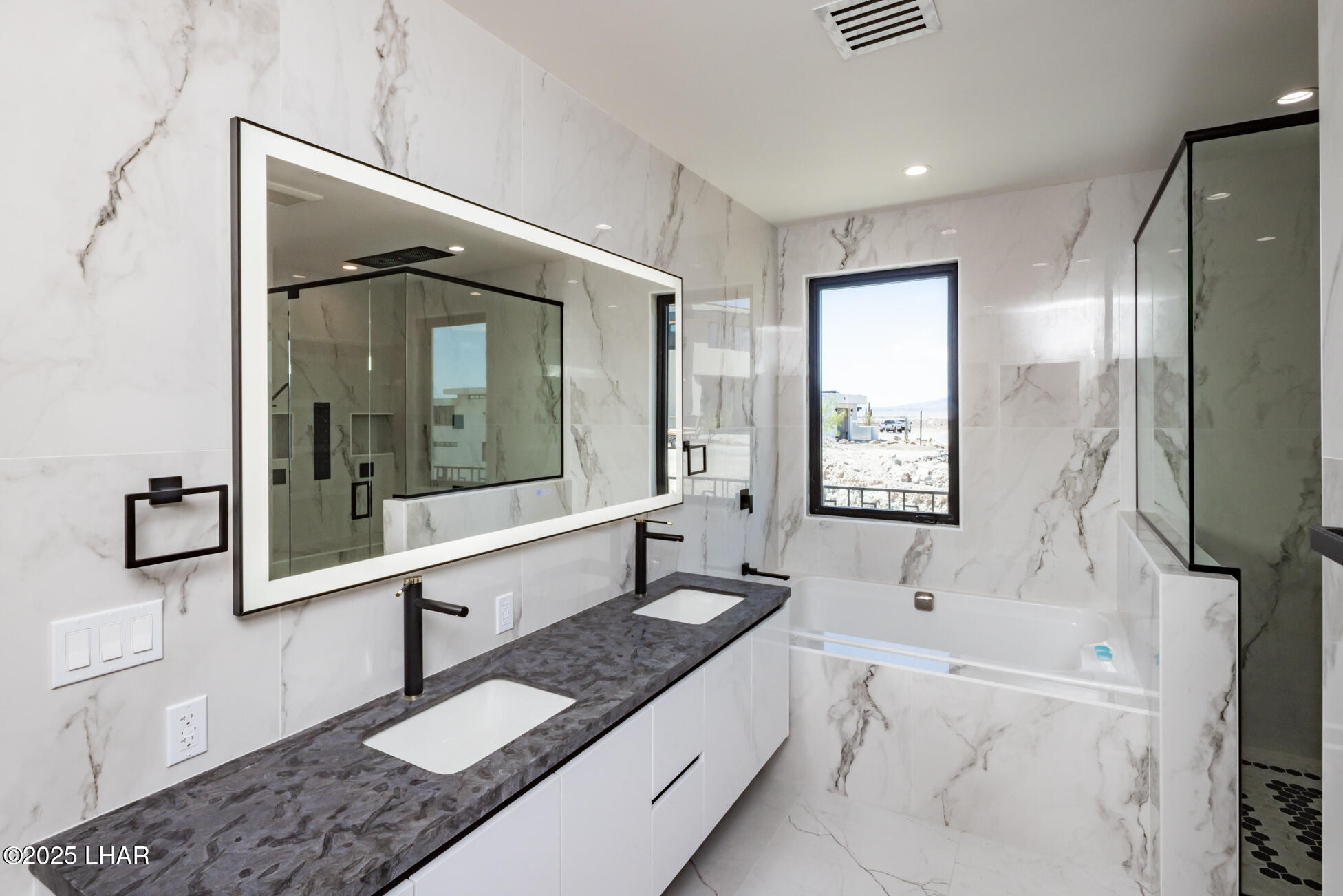 Lake Havasu City, Arizona, 86406, United States, 6 Bedrooms Bedrooms, ,3 BathroomsBathrooms,Residential,For Sale,1766228