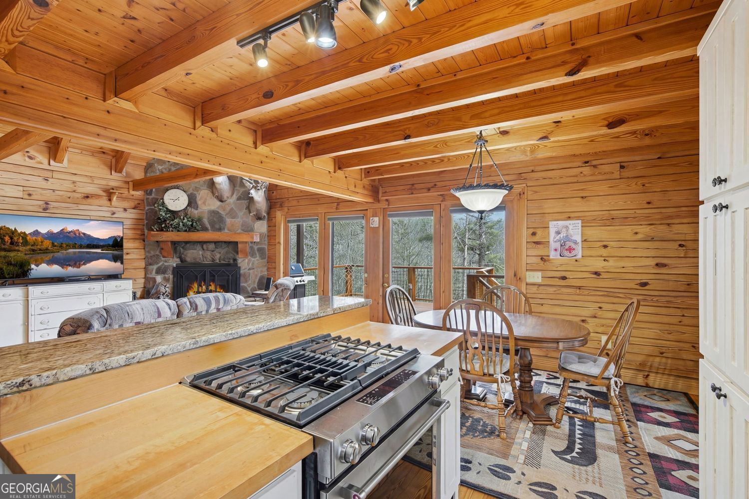 Ellijay, Georgia, 30536, United States, 2 Bedrooms Bedrooms, ,3 BathroomsBathrooms,Residential,For Sale,2035001