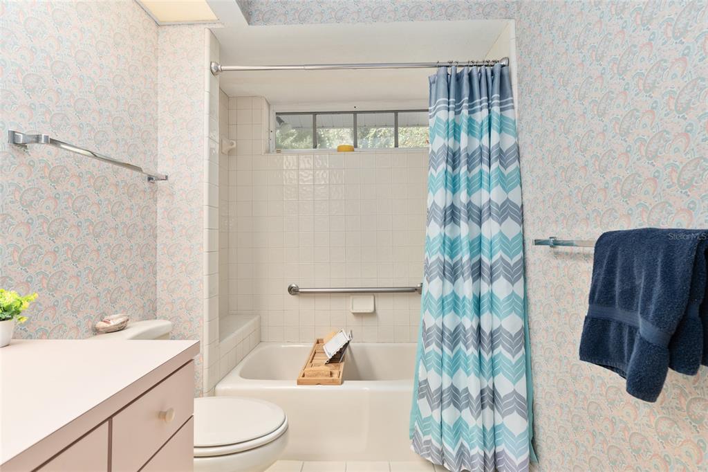 Gainesville, Florida, 32606, United States, 4 Bedrooms Bedrooms, ,3 BathroomsBathrooms,Residential,For Sale,1989601