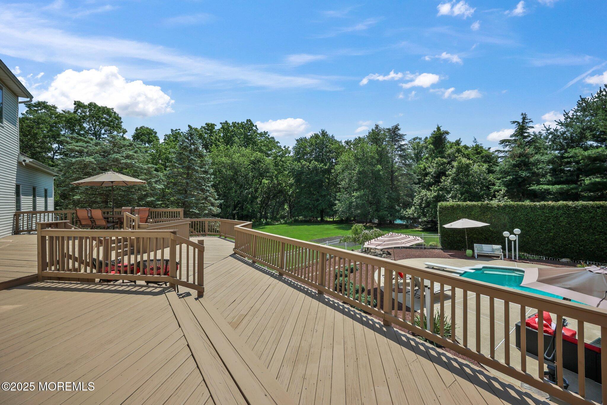 Manalapan, New Jersey, 07726, United States, 5 Bedrooms Bedrooms, ,7 BathroomsBathrooms,Residential,For Sale,1979083