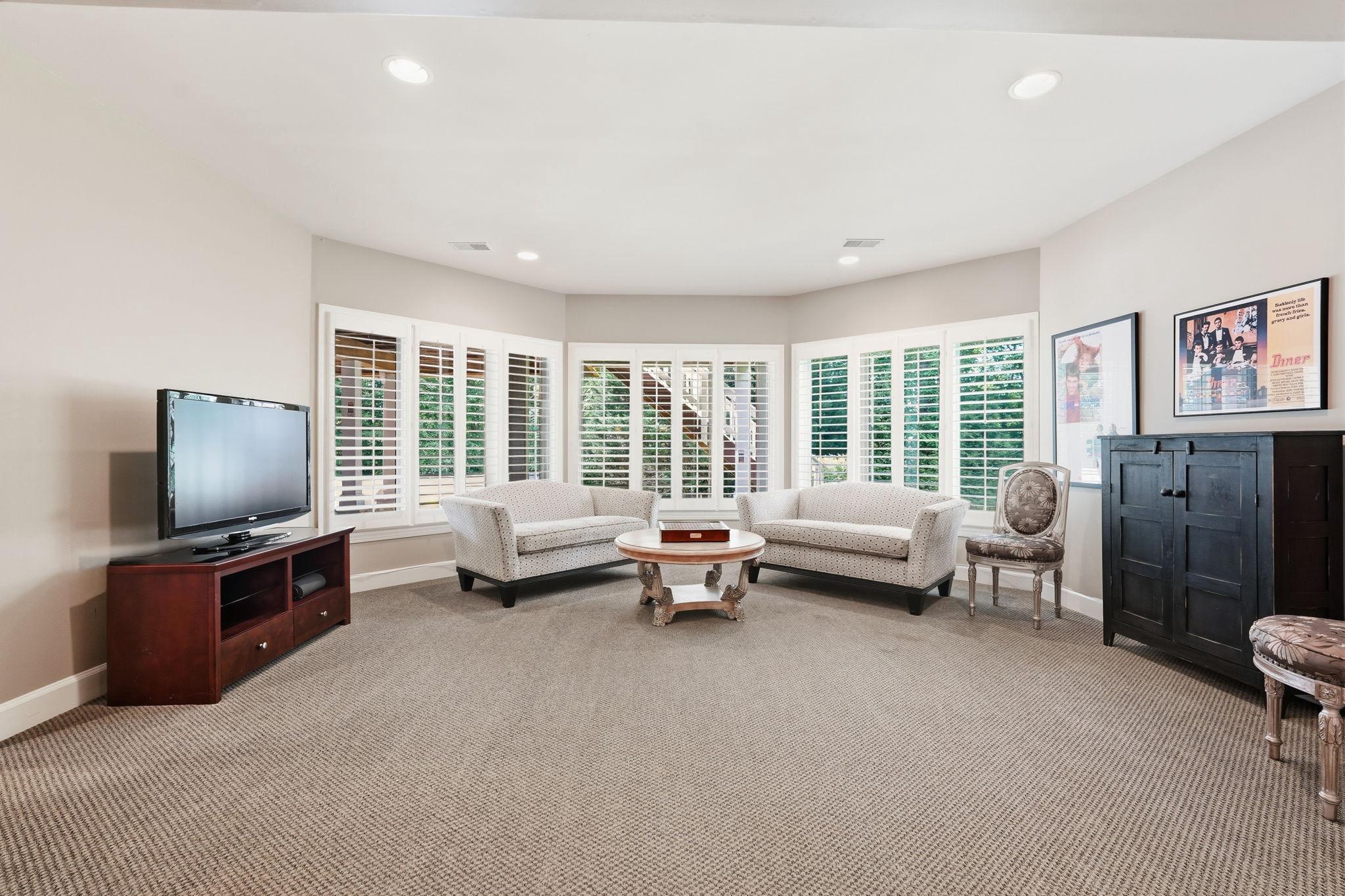 7818 Crownhurst Court, Mclean, VA, 22102 - 物件實景