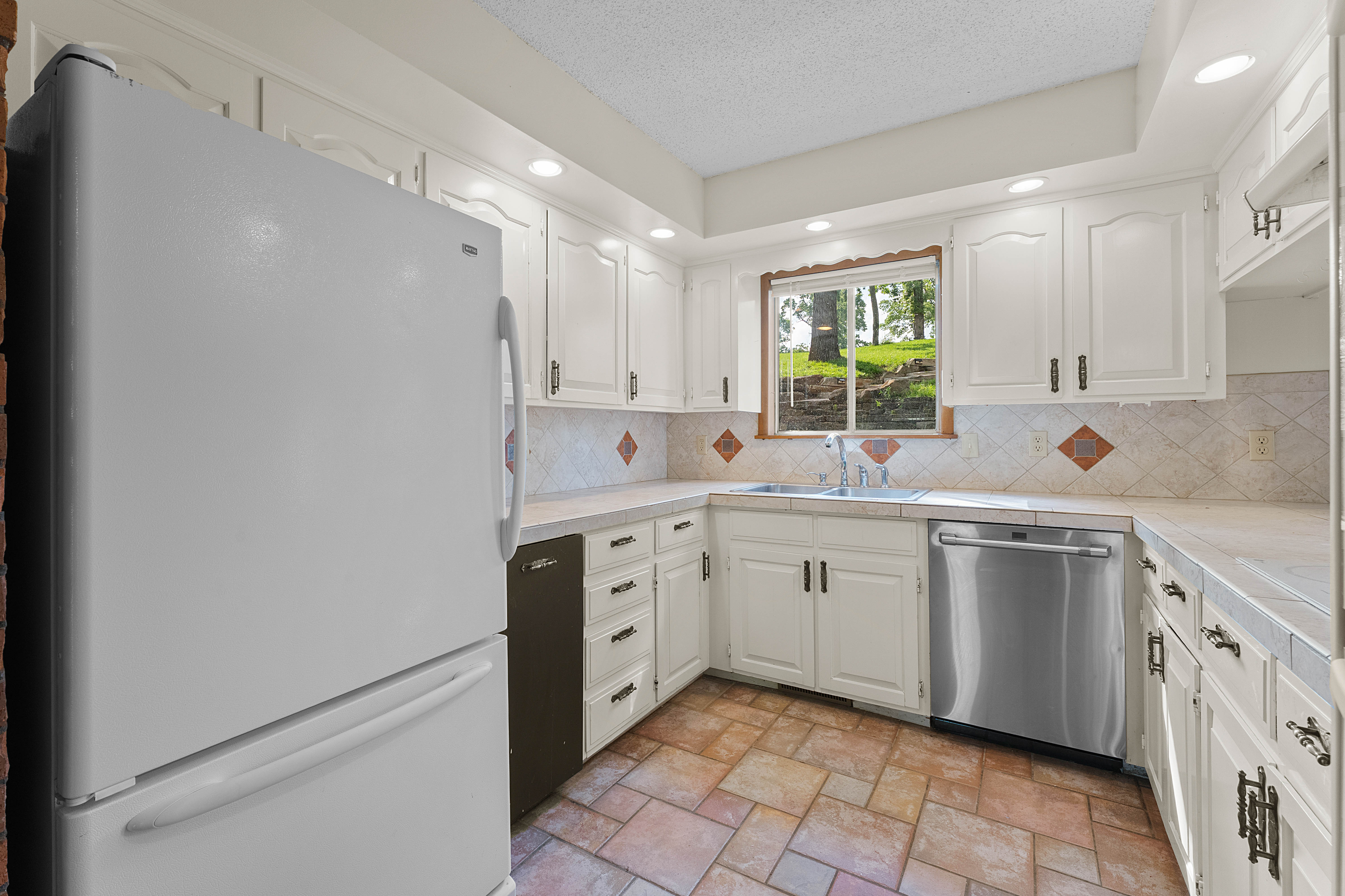 Bentonville, Arkansas, 72712, United States, 3 Bedrooms Bedrooms, ,2 BathroomsBathrooms,Residential,For Sale,1846586