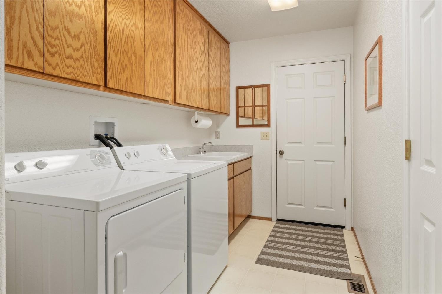 Angels Camp, California, 95222, United States, 3 Bedrooms Bedrooms, ,2 BathroomsBathrooms,Residential,For Sale,1974702