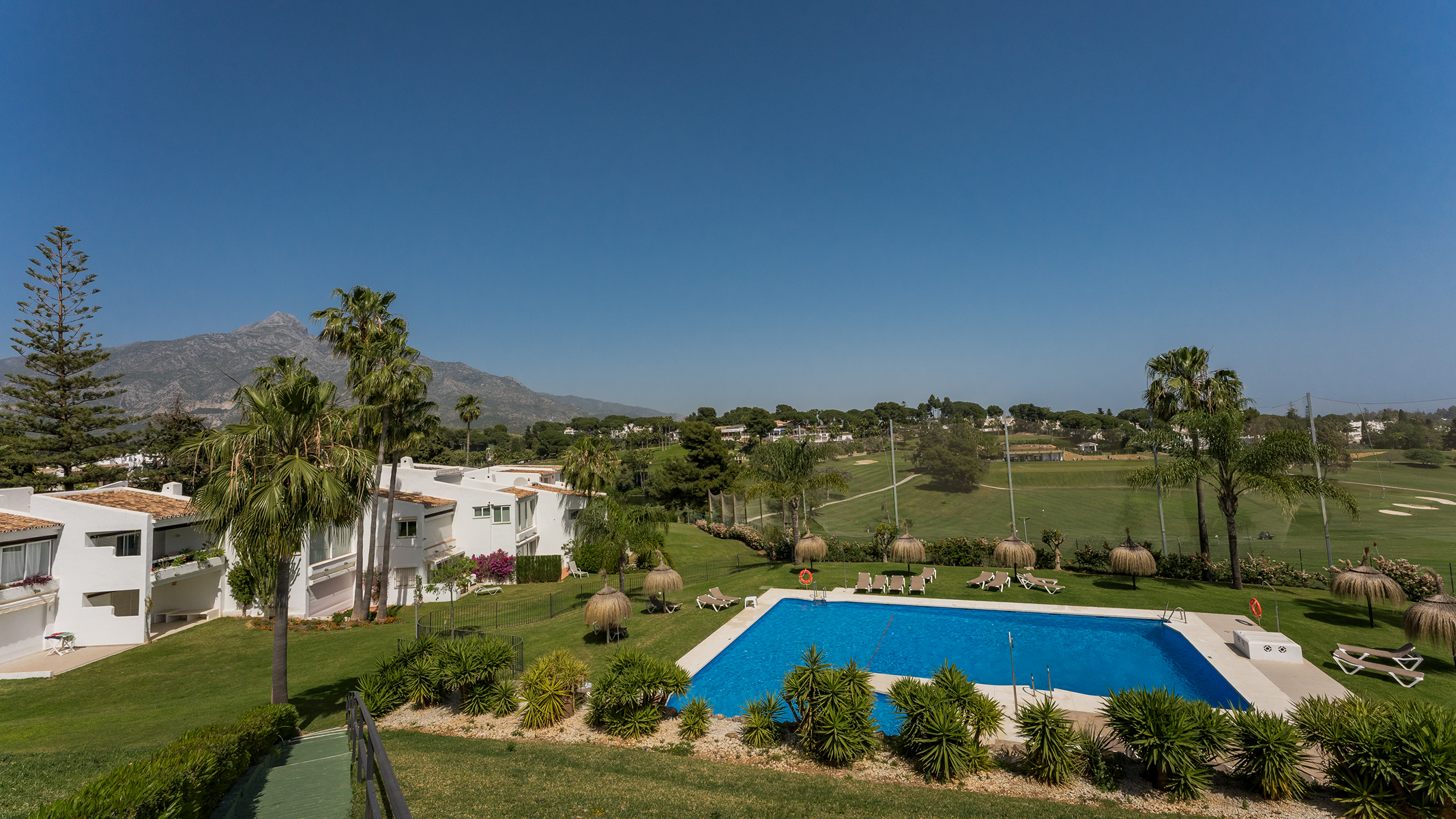  Apartment with garden on the front line of Aloha Golf, Nueva Andalucía - 物件實景