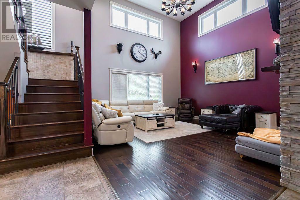 WAINWRIGHT, Alberta, T9W 0A6, CA, 4 Bedrooms Bedrooms, ,5 BathroomsBathrooms,Residential,For Sale,1838525