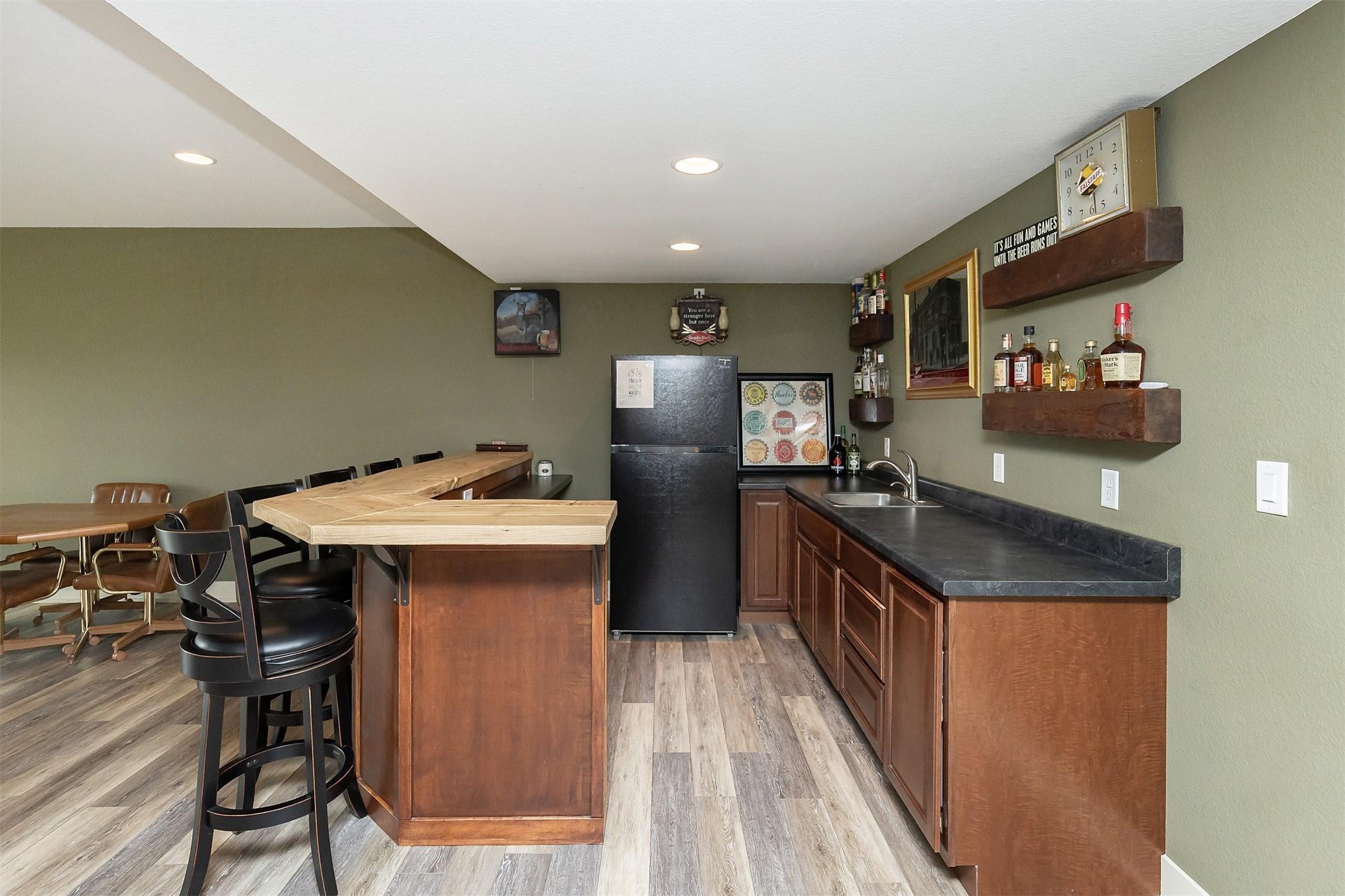 Huxley, Iowa, 50124, United States, 4 Bedrooms Bedrooms, ,3 BathroomsBathrooms,Residential,For Sale,1987061