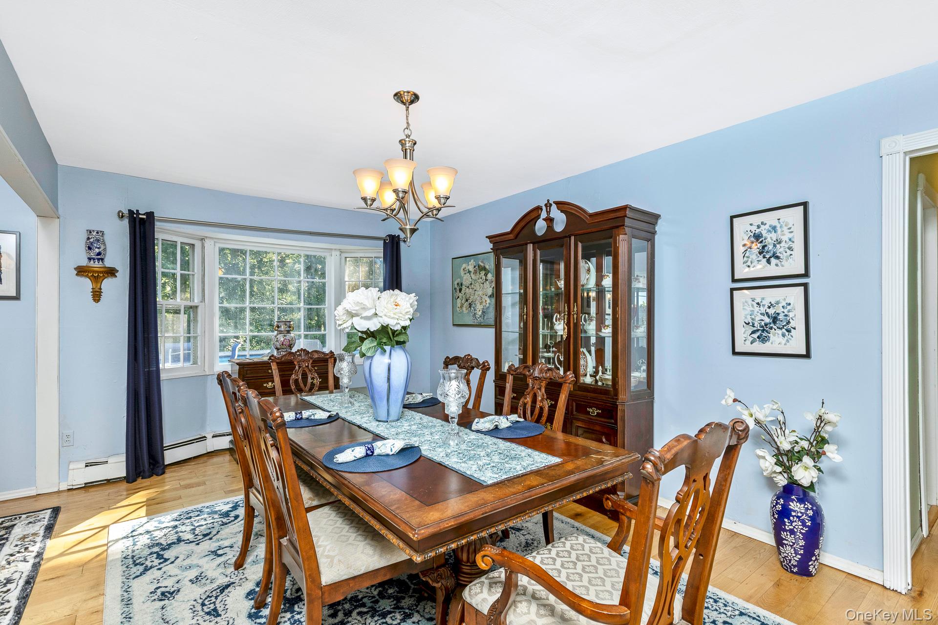 Shoreham, New York, 11786, United States, 3 Bedrooms Bedrooms, ,2 BathroomsBathrooms,Residential,For Sale,1908697