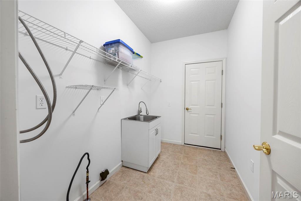Lake St Louis, Missouri, 63367, United States, 2 Bedrooms Bedrooms, ,2 BathroomsBathrooms,Residential,For Sale,1901912