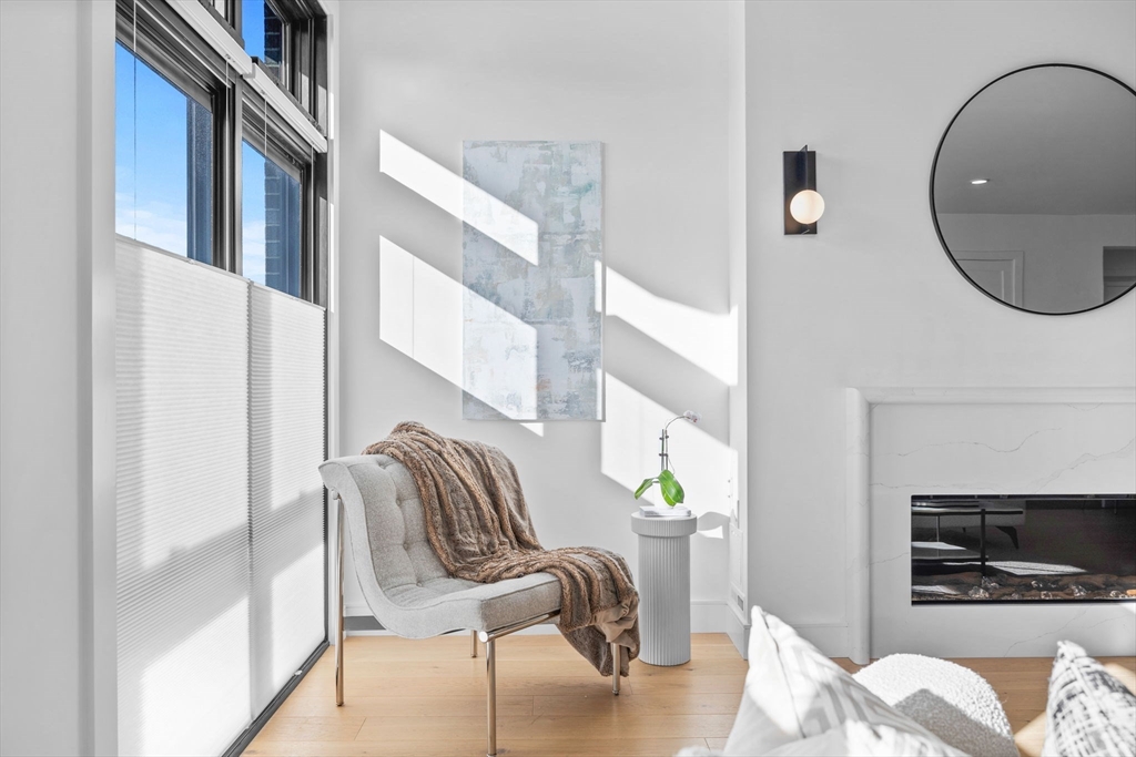 Brookline, Massachusetts, 02446, United States, 3 Bedrooms Bedrooms, ,4 BathroomsBathrooms,Residential,For Sale,1975462