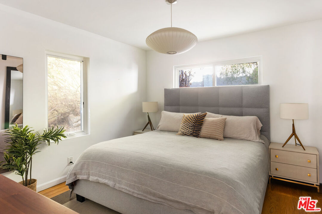 Los Angeles, California, 90026, United States, 3 Bedrooms Bedrooms, ,3 BathroomsBathrooms,Residential,For Sale,2003462