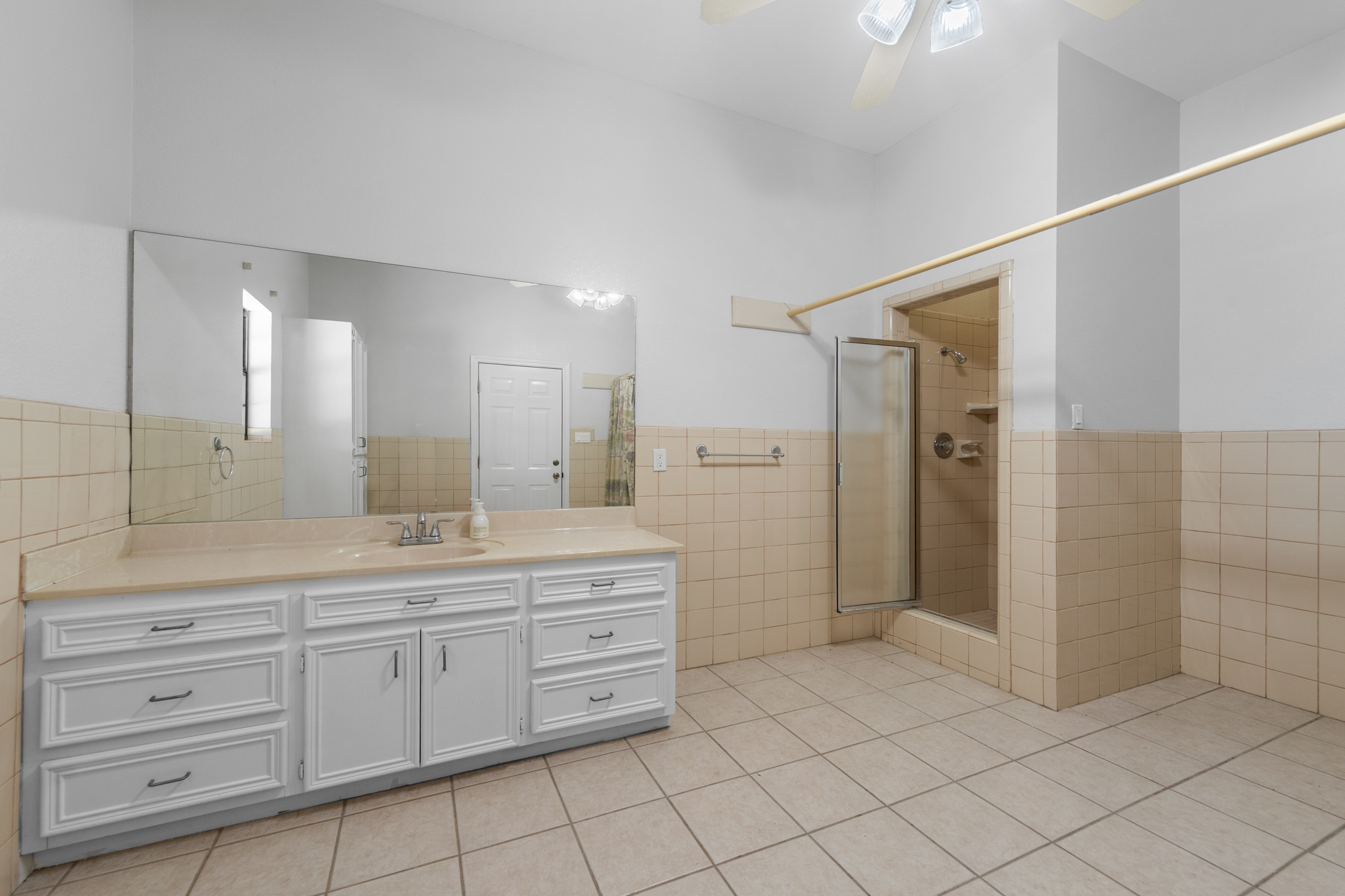 McAllen, Texas, 78504, United States, 7 Bedrooms Bedrooms, ,7 BathroomsBathrooms,Residential,For Sale,1916875
