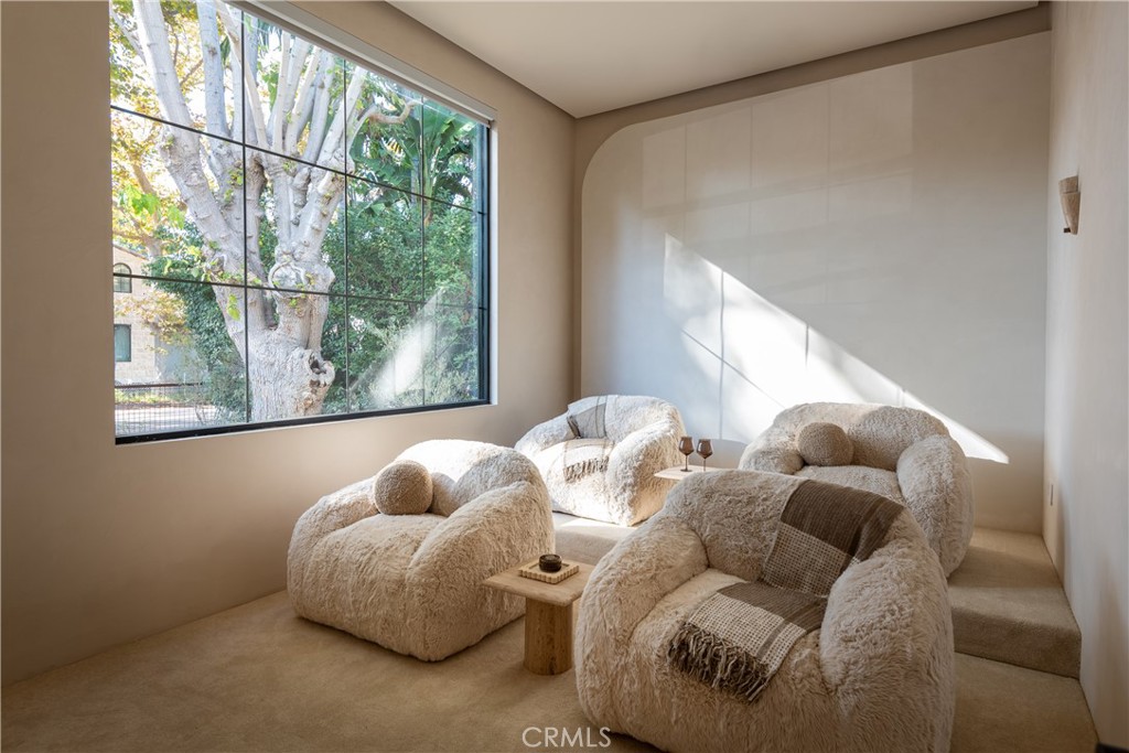 Sherman Oaks, California, 91423, United States, 6 Bedrooms Bedrooms, ,7 BathroomsBathrooms,Residential,For Sale,1990929