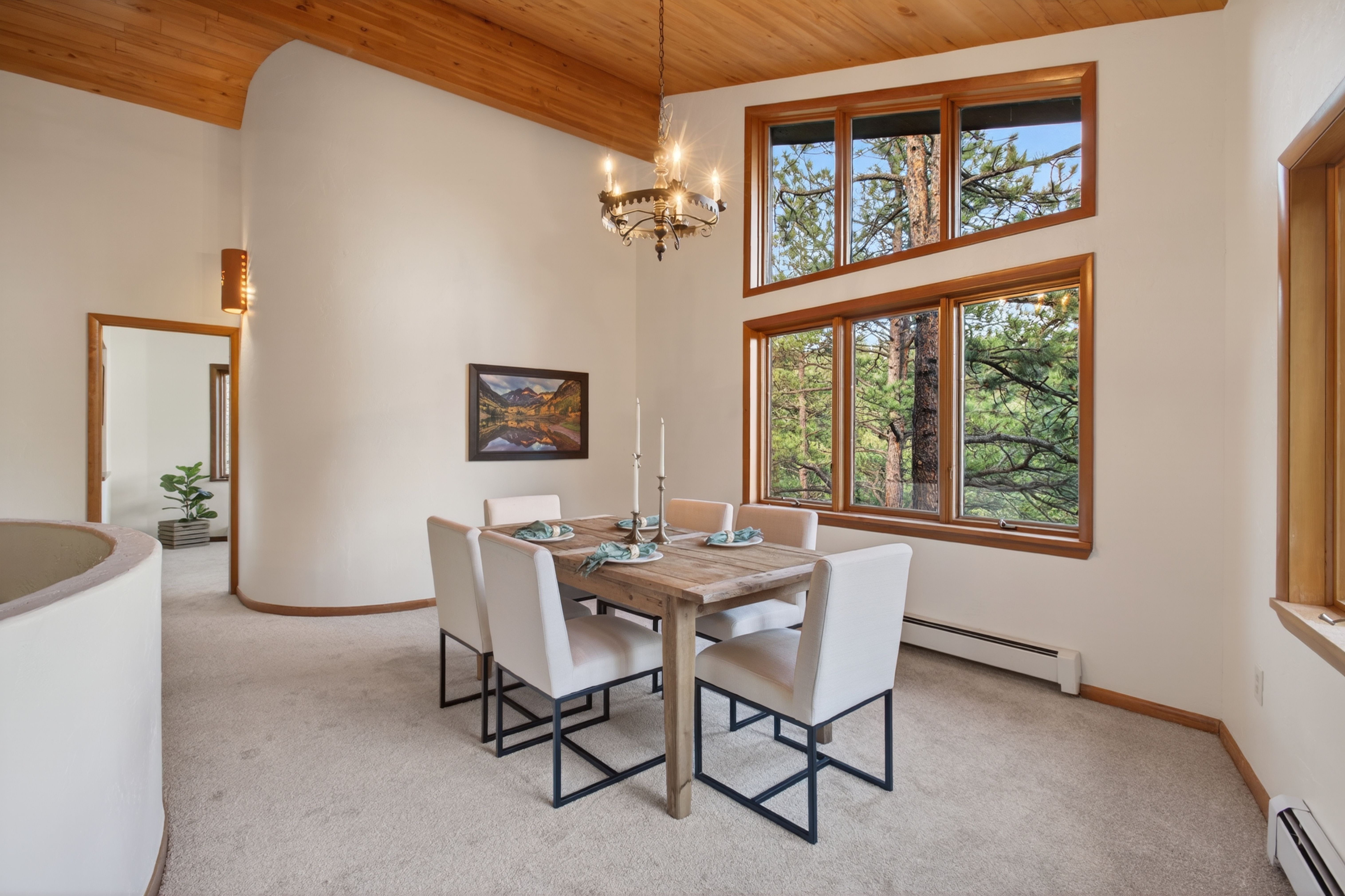  Ranch-style Custom Home on 1.16 Acre Sunny and Treed Lot in Genesee - 物件實景