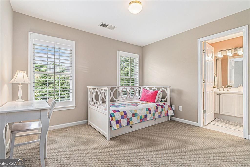 Roswell, Georgia, 30075, United States, 6 Bedrooms Bedrooms, ,5 BathroomsBathrooms,Residential,For Sale,1894243