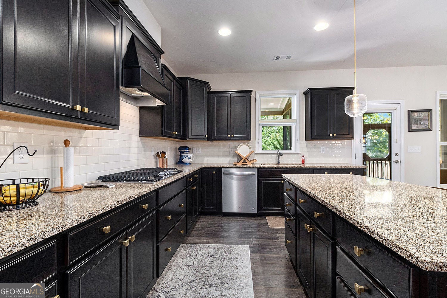 Cumming, Georgia, 30040, United States, 5 Bedrooms Bedrooms, ,5 BathroomsBathrooms,Residential,For Sale,1922351