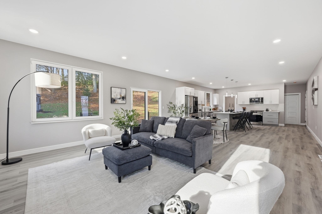 Holyoke, Massachusetts, 01040, United States, 3 Bedrooms Bedrooms, ,3 BathroomsBathrooms,Residential,For Sale,2003415