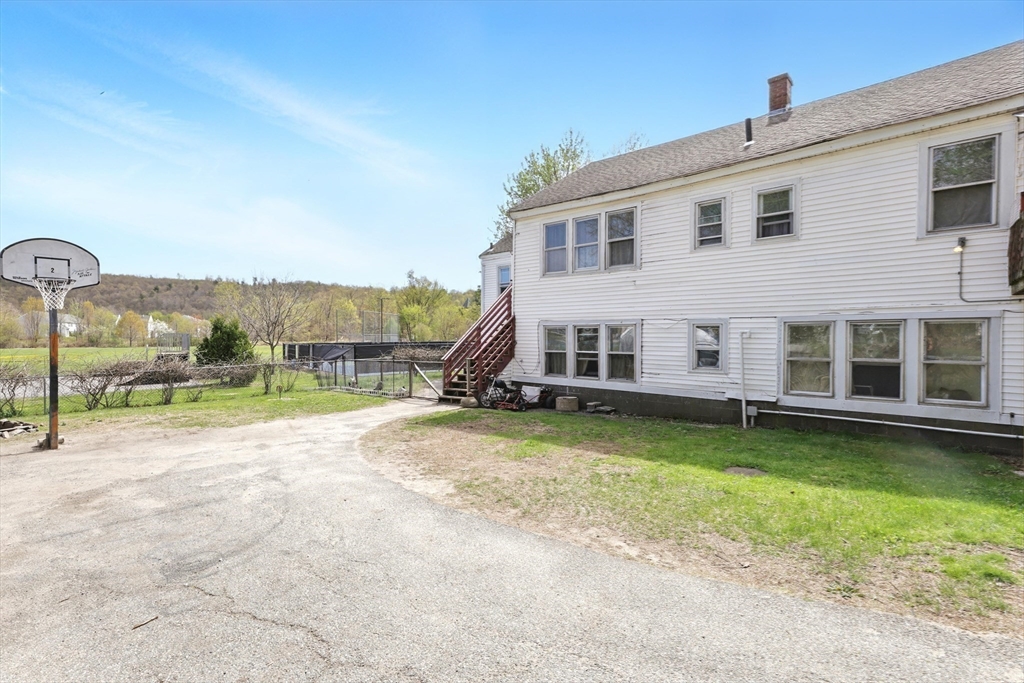 Monson, Massachusetts, 01057, United States, 7 Bedrooms Bedrooms, ,5 BathroomsBathrooms,Residential,For Sale,1795174