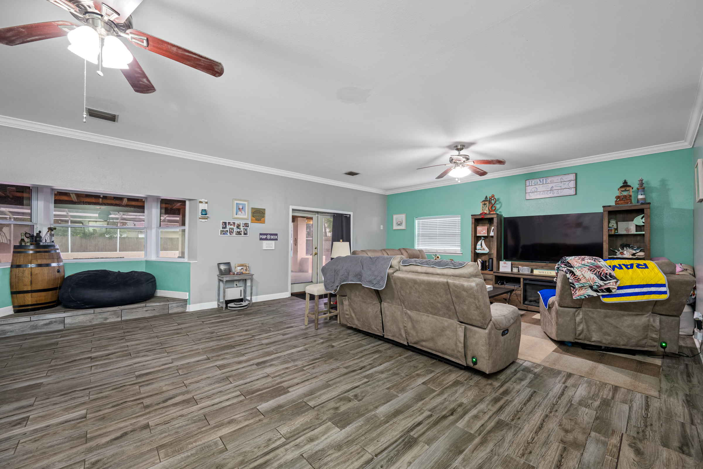 Clearwater, Florida, 33764, United States, 3 Bedrooms Bedrooms, ,2 BathroomsBathrooms,Residential,For Sale,1879424
