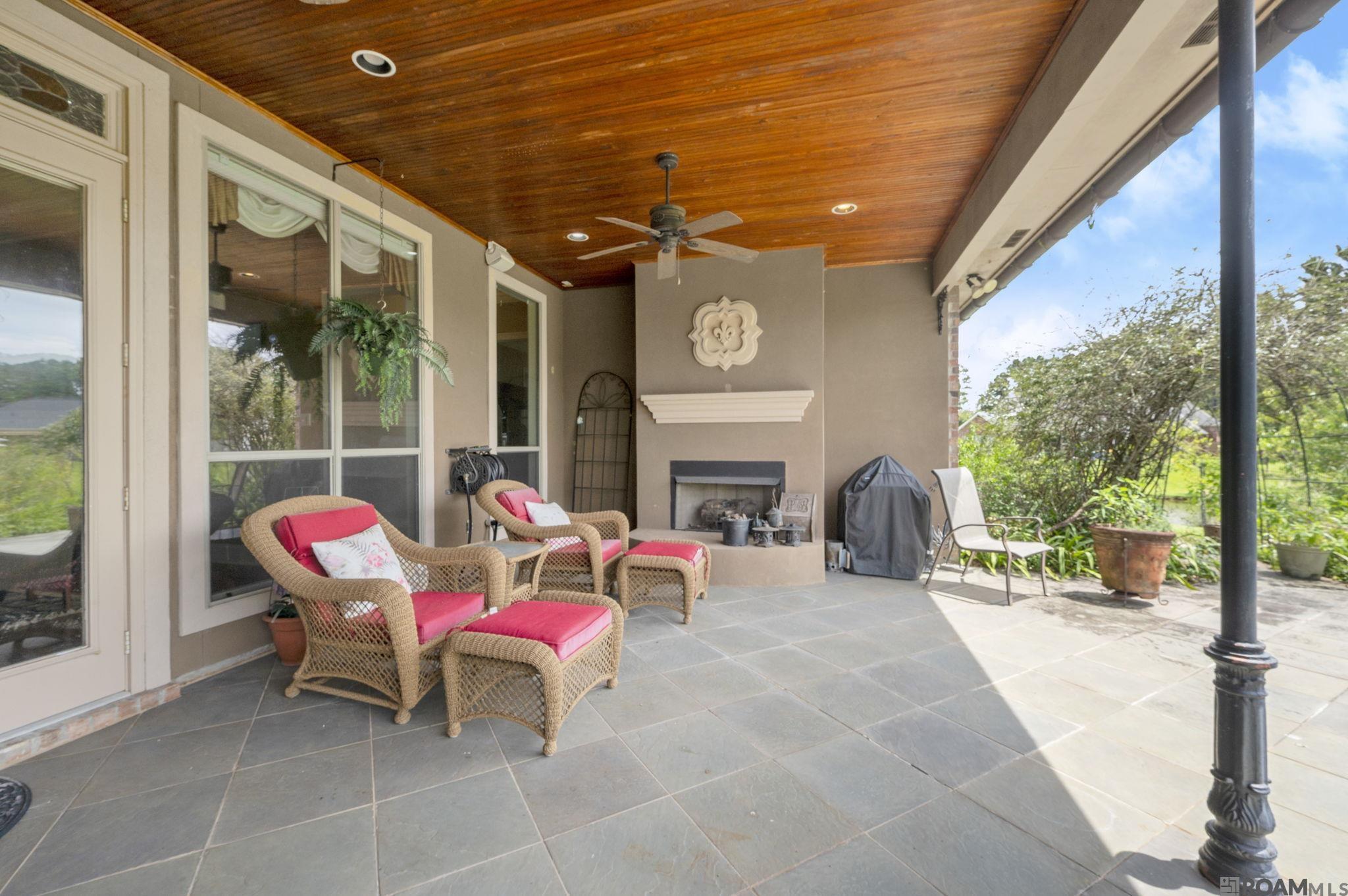 Central, Louisiana, 70739, United States, 4 Bedrooms Bedrooms, ,3 BathroomsBathrooms,Residential,For Sale,1976981