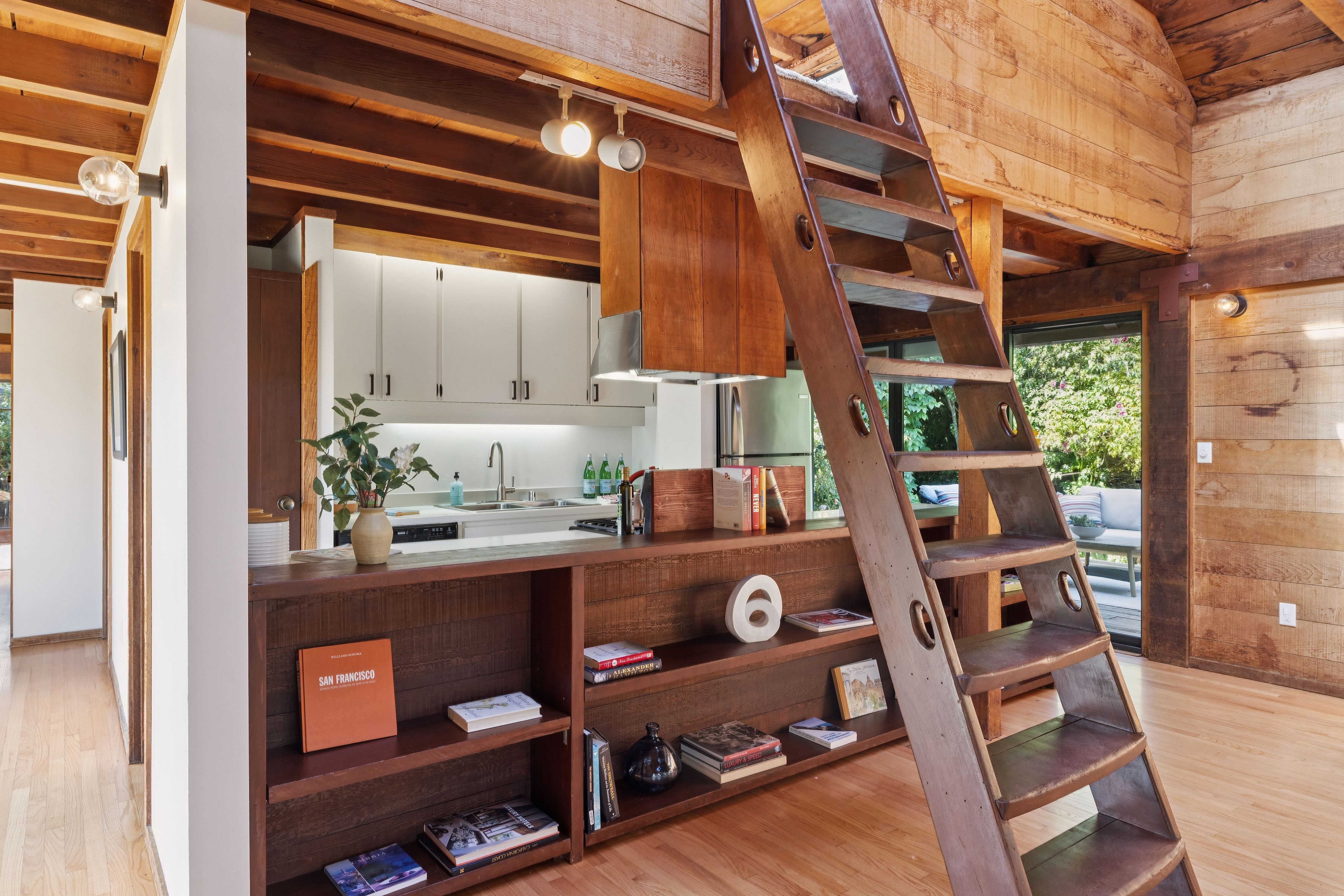  Redwood, Glass, and Companion Spaces - 物件實景