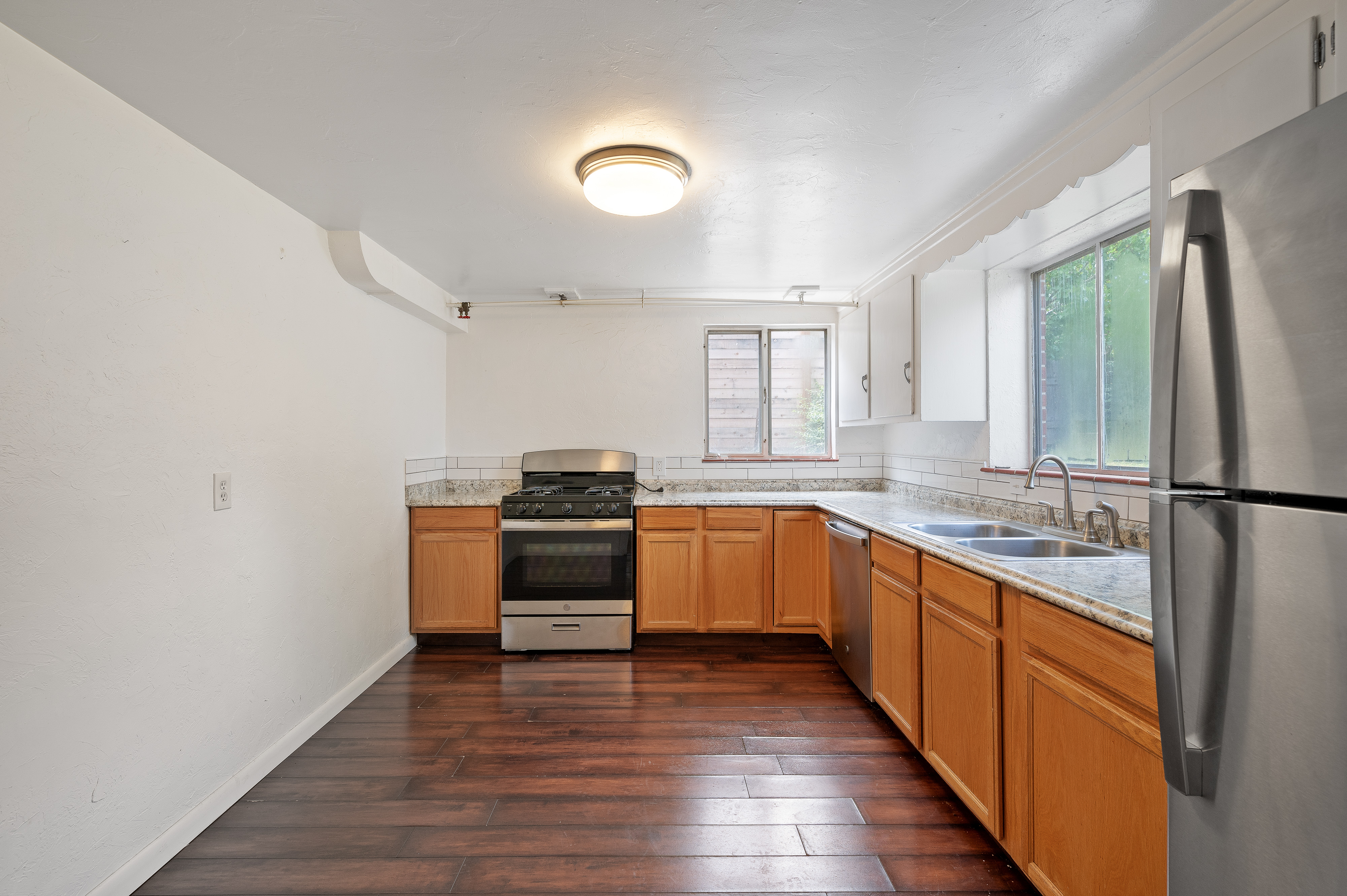  Charming Up/Down Duplex In Beloved Sunnyside - 物件實景