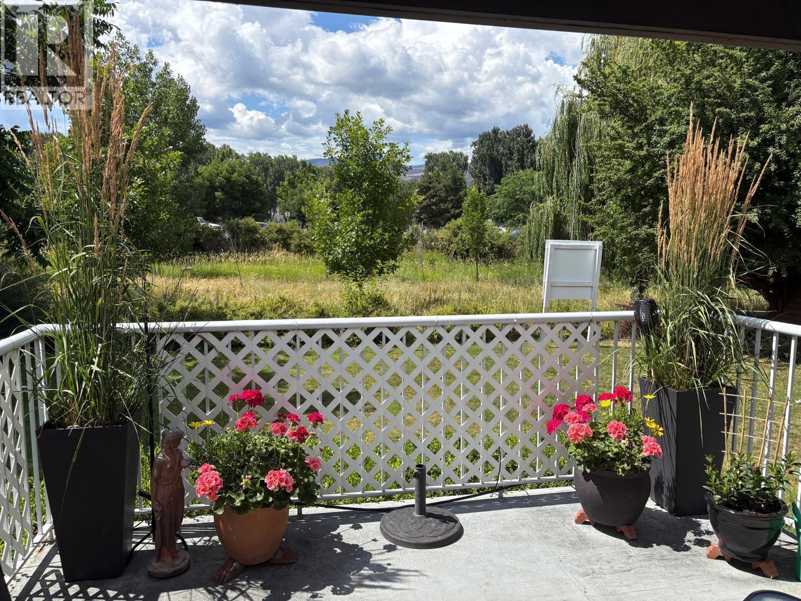 KELOWNA, British Columbia, V1Y 1A7, CA, 2 Bedrooms Bedrooms, ,1 BathroomBathrooms,Residential,For Sale,1949205